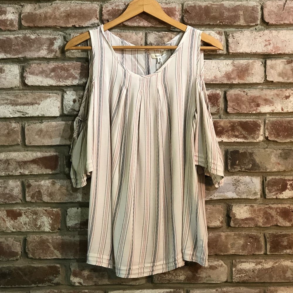 NWT-Max Studio Cold Shoulder Top